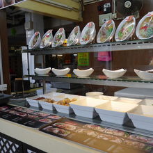 写真や食品サンプルがあり解りやすいです