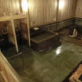 歴史ある温泉旅館。館内はとてもきれい。下から湧き出る温泉も最高。