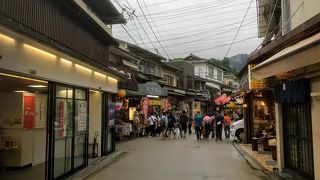 活気溢れる楽しい商店街
