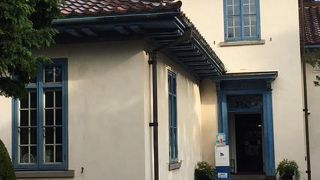 裏のイギリス庭園も素敵