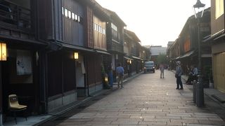 夕暮れどきにに行ったので閉まっているお店が多かったですが、風情があって良かったです。