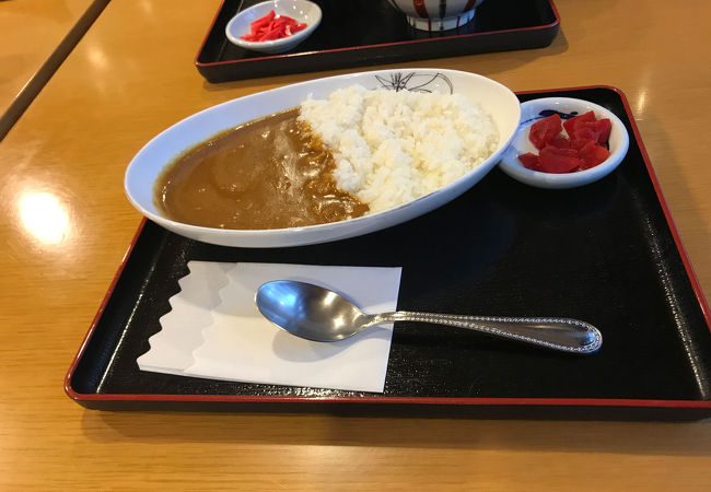 駅なかの土産屋兼軽食