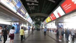 赤坂見附駅のように