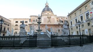 パレルモ旧市街の中心広場