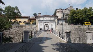 大きな城です。