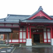 まるで弥彦神社