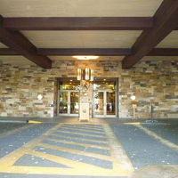 メインホールの玄関