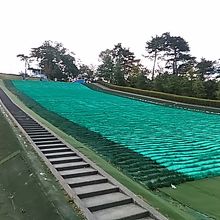 急で大きい子供向けの二つのコース