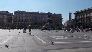 ドーモーの前にある広場です。