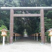 宮崎神宮　荘厳で大きな神社です