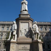 スカラ広場 クチコミ・アクセス・営業時間｜ミラノ【フォー