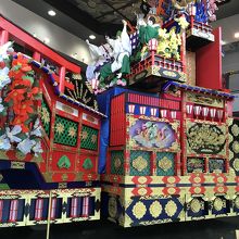 祭りの山車 横から