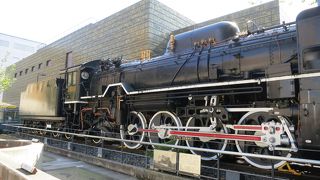 入口の所にD51が置かれています