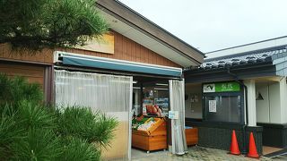 北アルプスの山並みが望めます。