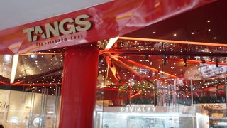 地元シンガポール企業が運営する老舗百貨店