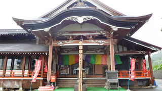 即身仏「真如海上人」が祀られている