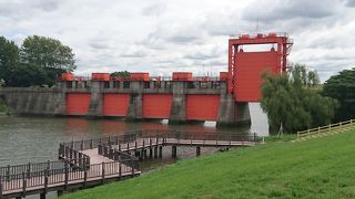 見ごたえのある水門