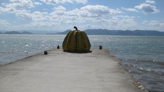 現代アートの島