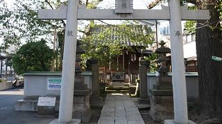 「鯨塚」の有る小さな神社