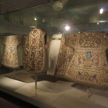 司教さまのお召し物