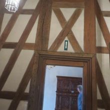 ハーフティンバー様式の内装