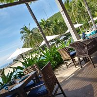 朝食レストランからのプール