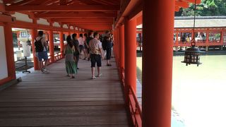 満潮の海水がギリギリまでくる姿も見てみたいです