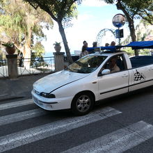 タクシーの外見はユニークです