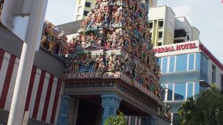 路は整然としているが街や人はカオス