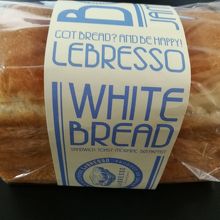 食パンは650円