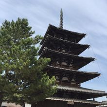 壮麗な五重塔