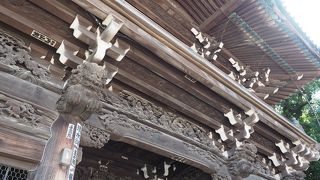 こちらも彫刻がすごい