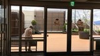 気軽に上がって飛行機を見られる場所