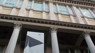 旧市街地の東側にあります。