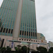 ロッテホテルに併設