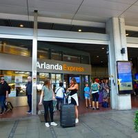 ArlandaExpress駅を出たところの様子