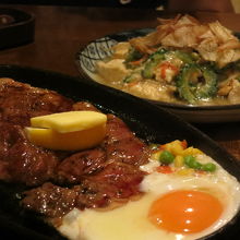 宮古牛ステーキにチャンプルー