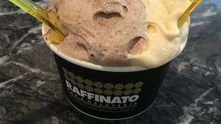 地下にあります