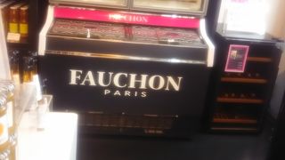 フランスの有名ブランドの食品を扱ったアウトレット