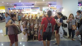 靴の特売イベントが開催