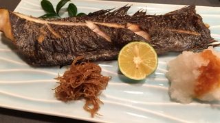 焼き魚と釜飯が美味