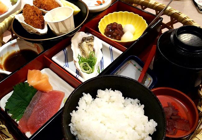 牡蠣料理のランチ