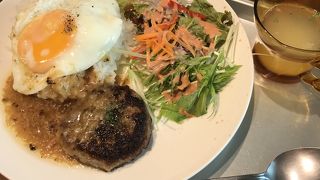 狭いけど美味しい！