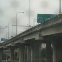 オンヌット駅の近くには、高速道路が走っています。開発の原動力