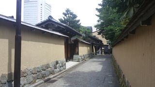 武家屋敷の土壁