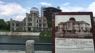 側の隣で、結構小さくて、ひっそりしているんですね