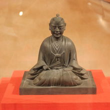 多田加助の像