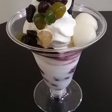 十勝豆と雑穀のココナッツミルクぜんざいパフェ