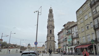 グレリゴス教会の高い鐘塔です