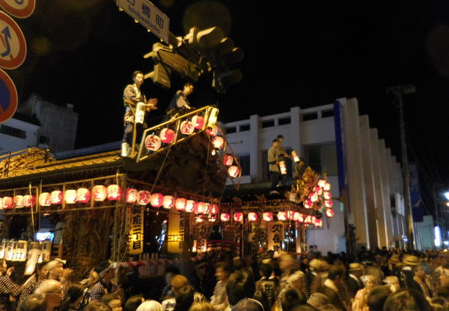 豪華絢爛な囃子屋台が集うユネスコ無形文化遺産登録の祭り